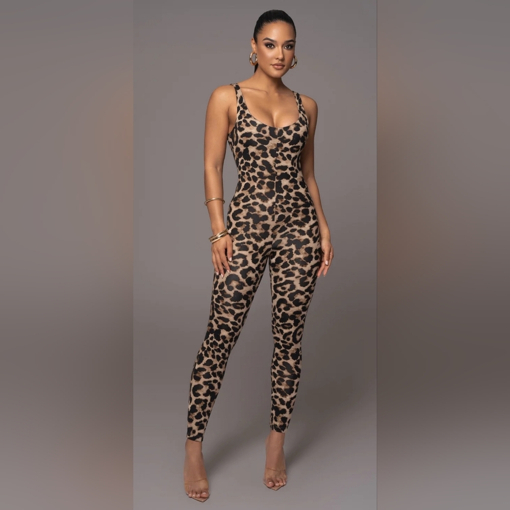 Leopard jumper